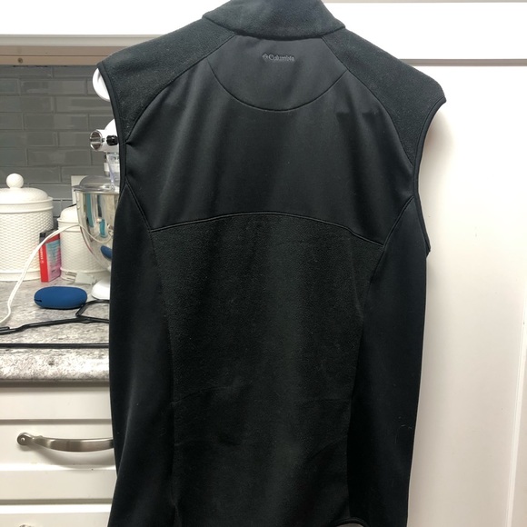 Columbia Titanium Black Vest, Size Large - Picture 2 of 4